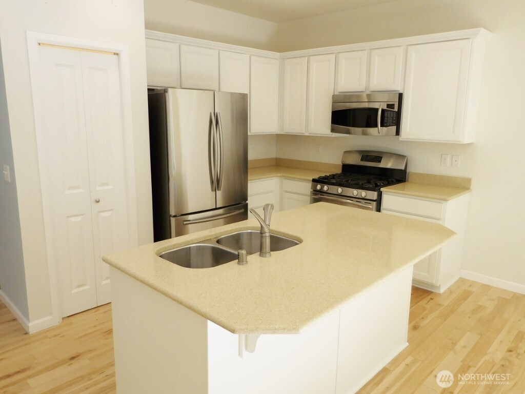 3024 183rd Place Southeast Bothell, WA 98012 - Photo 2 of 16
