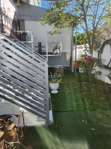 $2,800 | 1645 Southwest 83rd Ct., Unit 2, Miami, FL 33155