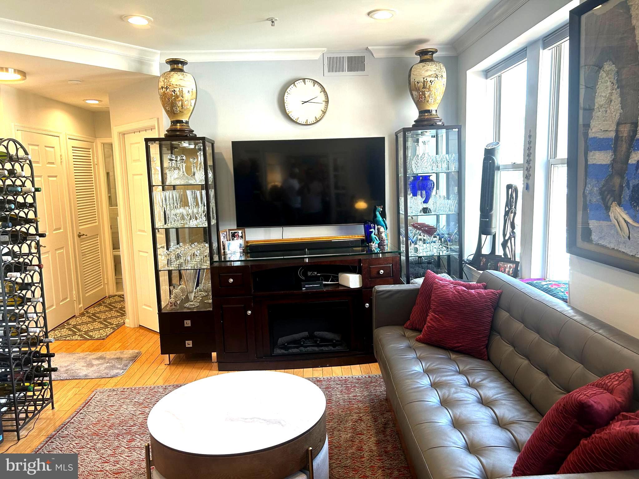 1619 R Street Northwest, Unit 404 Washington, DC 20009 - Photo 4 of 7