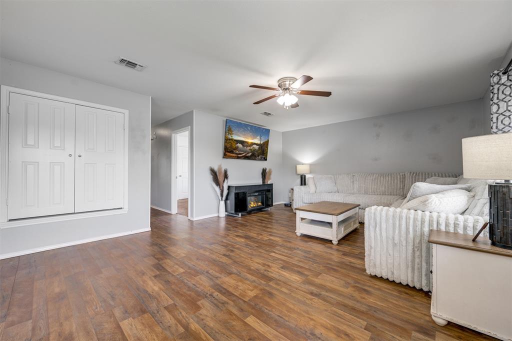 59 County Road Powderly, TX 75473 - Photo 5 of 38