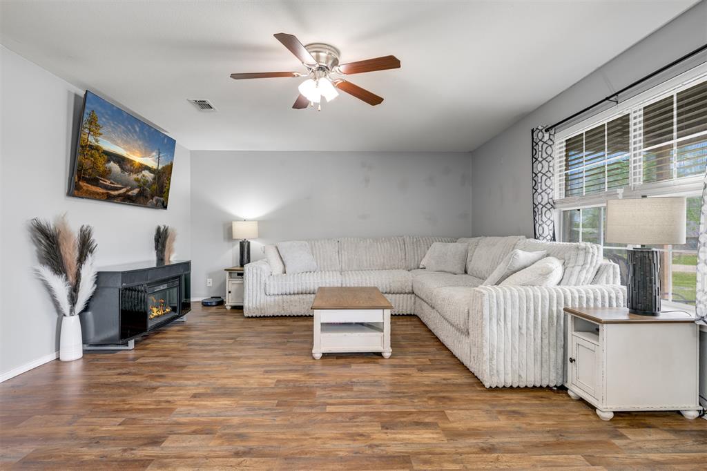 59 County Road Powderly, TX 75473 - Photo 6 of 38