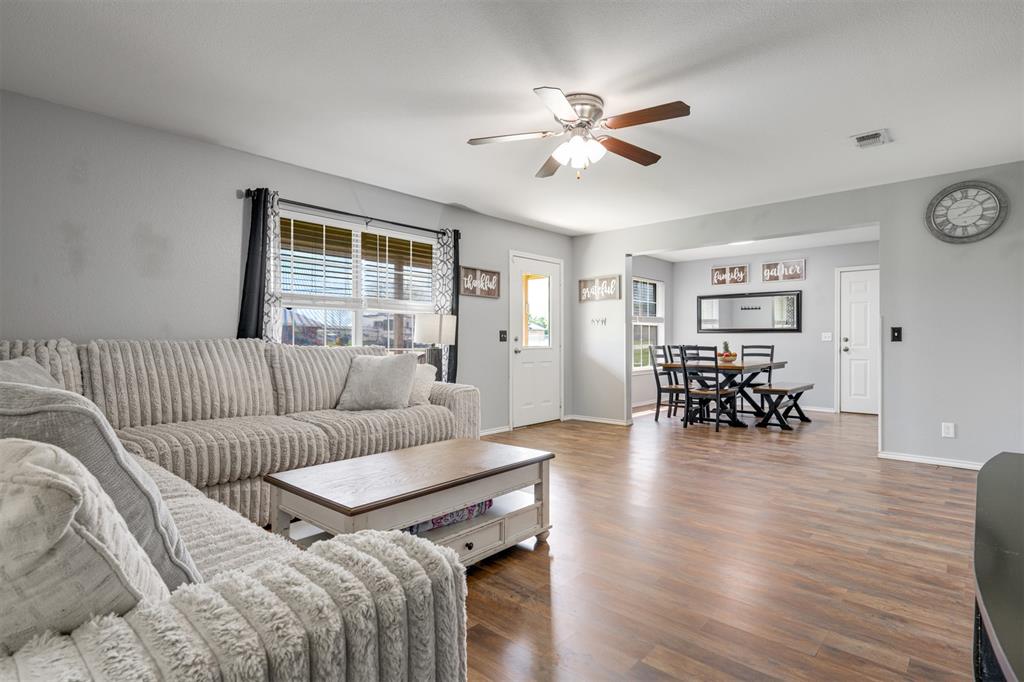 59 County Road Powderly, TX 75473 - Photo 7 of 38