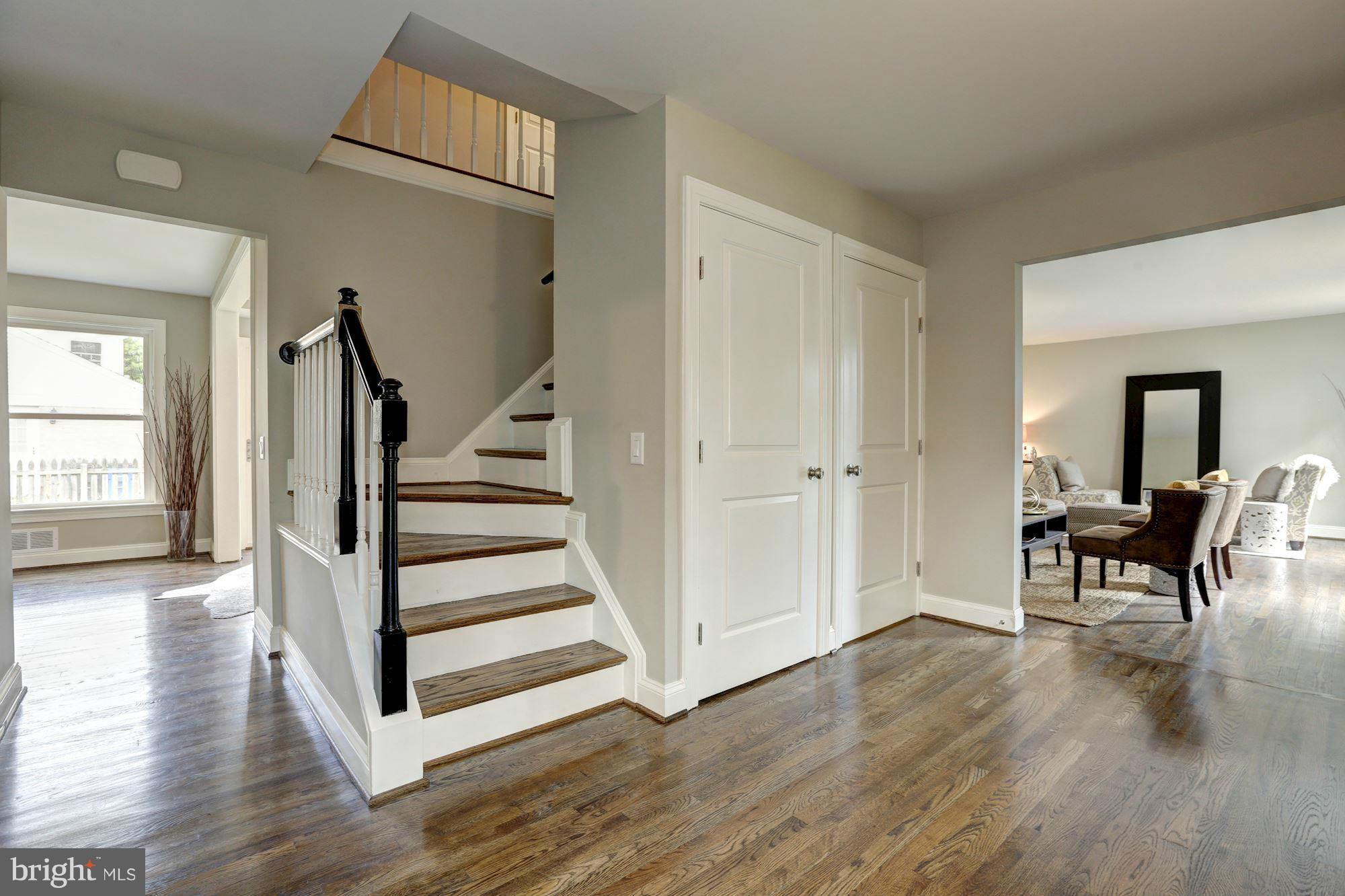9225 Wooden Bridge Road Potomac, MD 20854 - Photo 3 of 30 Interior (General)