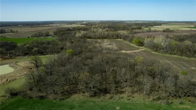 $1,520,000 | 10002 Northwest County Road 10002 N/a, Amsterdam, MO 64723