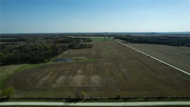 $1,520,000 | 10002 Northwest County Road 10002 N/a, Amsterdam, MO 64723