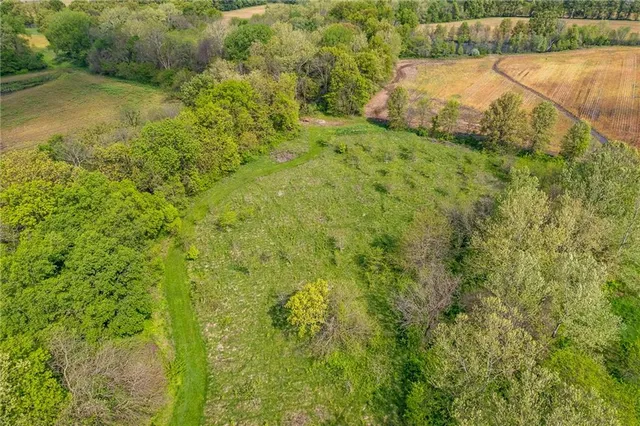 $1,520,000 | 10002 Northwest County Road 10002 N/a, Amsterdam, MO 64723
