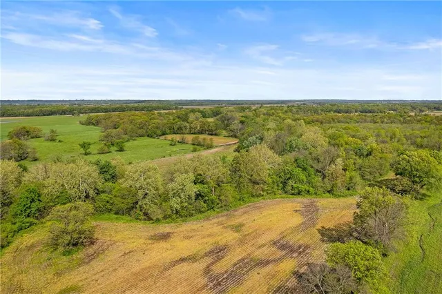 $1,520,000 | 10002 Northwest County Road 10002 N/a, Amsterdam, MO 64723