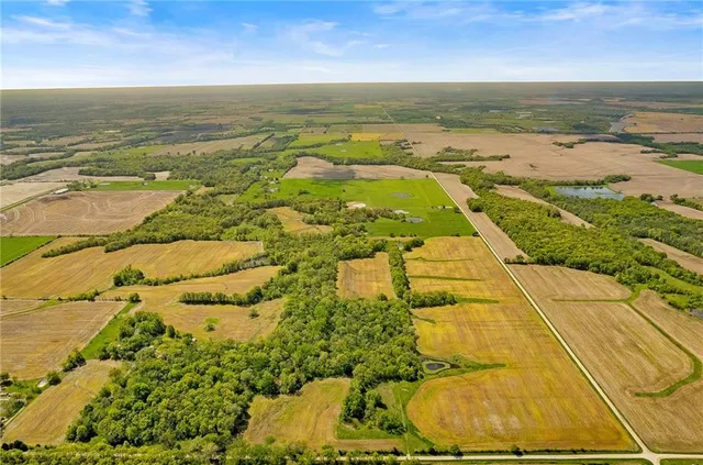 $1,520,000 | 10002 Northwest County Road 10002 N/a, Amsterdam, MO 64723