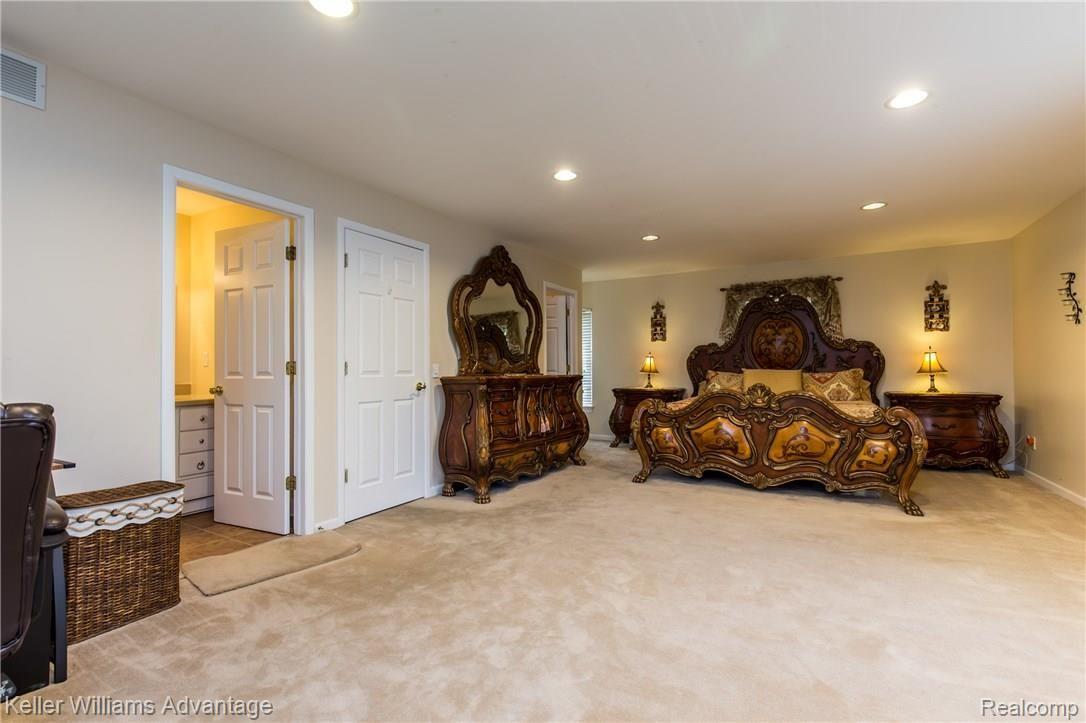 35420 Fredericksburg Road Farmington, MI 48331 - Photo 15 of 38 24.jpg