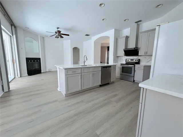 $2,999 | 4825 Brightmour Circle, Orlando, FL 32837