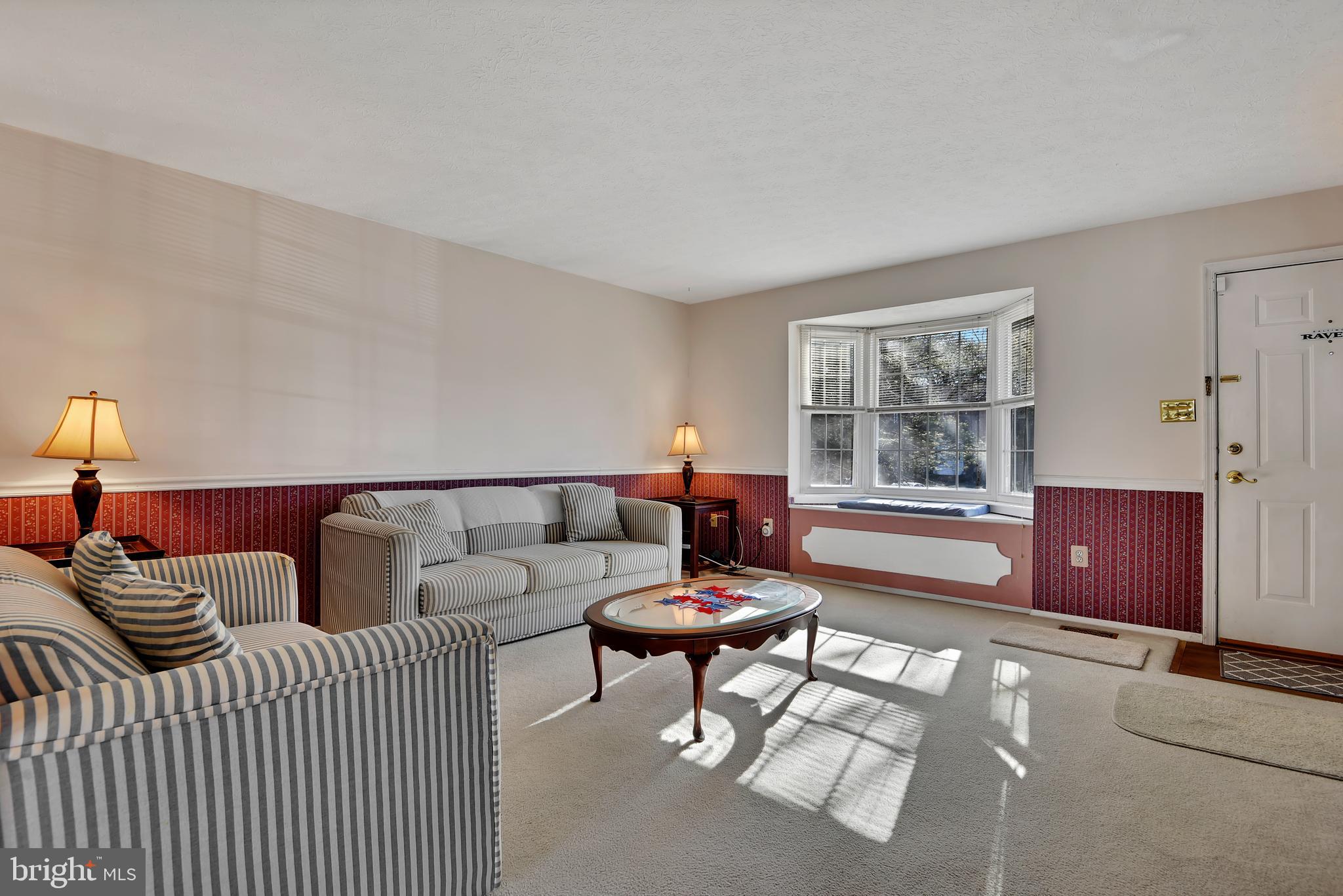 330 Rambling Ridge Court, Unit 330 Pasadena, MD 21122 - Photo 7 of 28 Living Room