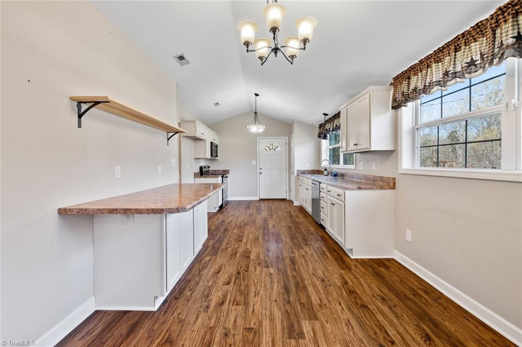 516 Old Embler Road Thomasville, NC 27360 - Photo 10 of 30