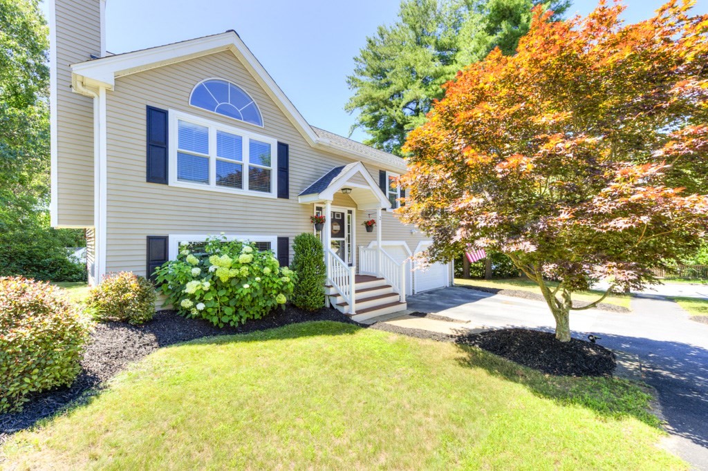 2 Matteo Street Worcester, MA 01606 - Photo 3 of 36 Gallery Image 3