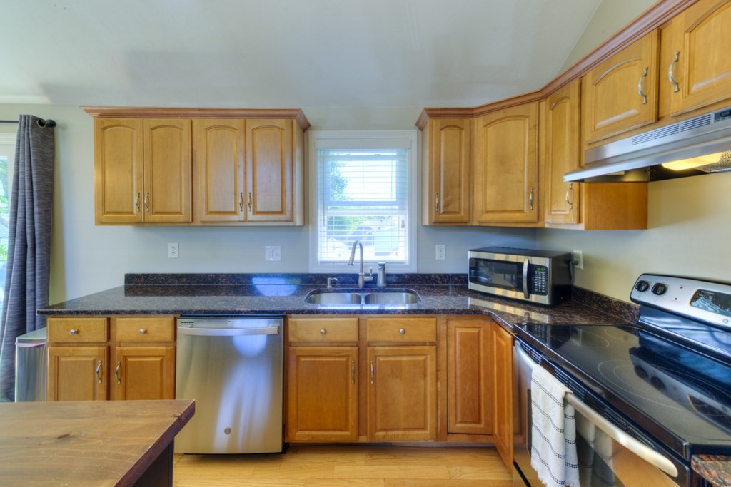 2 Matteo Street Worcester, MA 01606 - Photo 7 of 36 Gallery Image 7