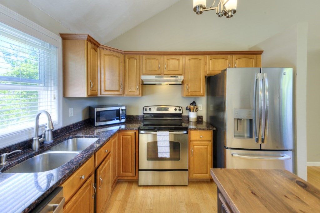 2 Matteo Street Worcester, MA 01606 - Photo 8 of 36 Gallery Image 8
