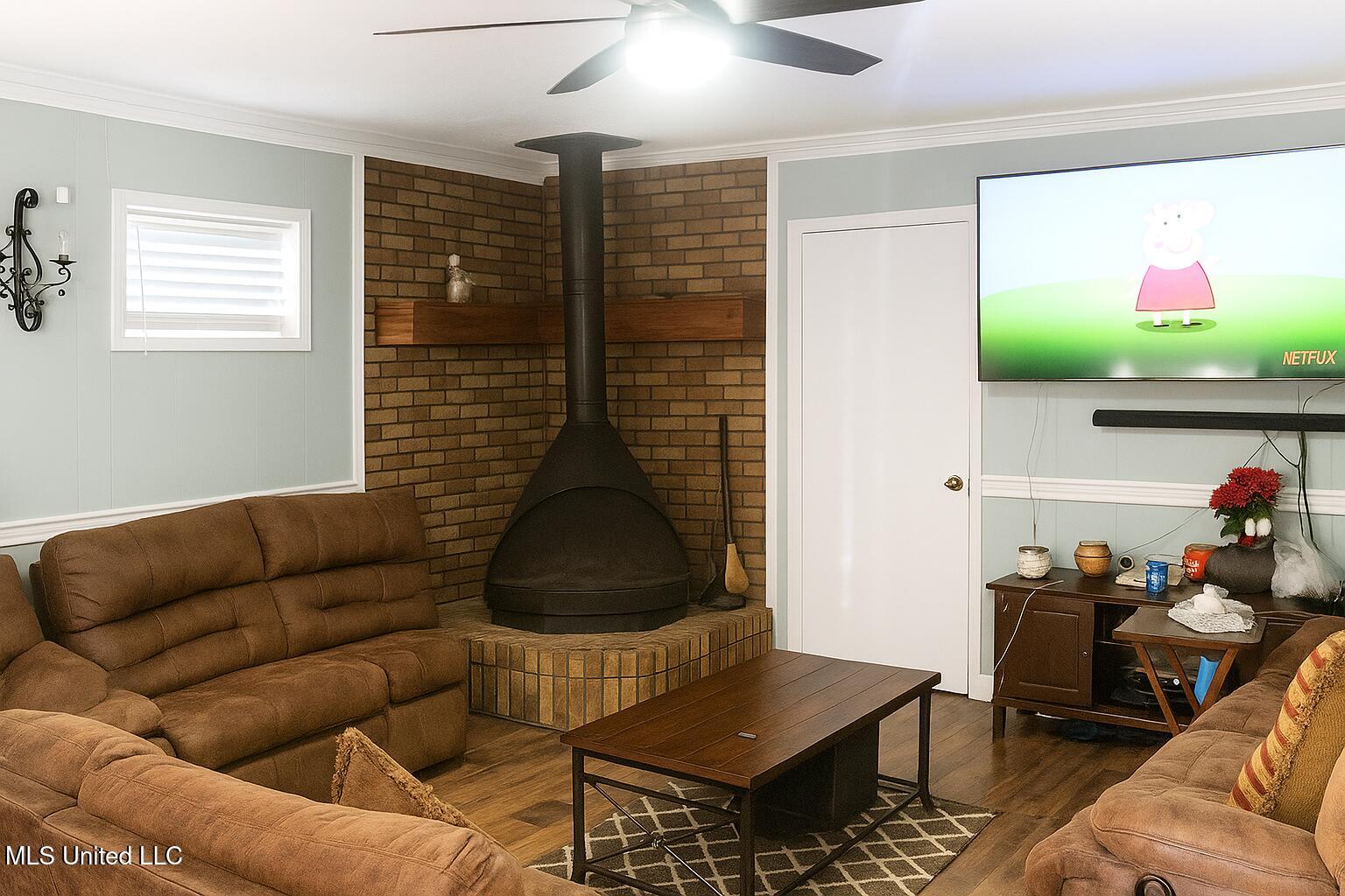 1066 Maria Drive Jackson, MS 39204 - Photo 7 of 7 Living Room