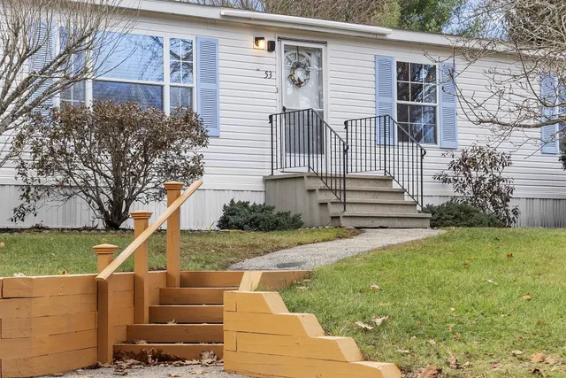 $299,000 | 53 Oak Drive, North Hampton, NH 03862