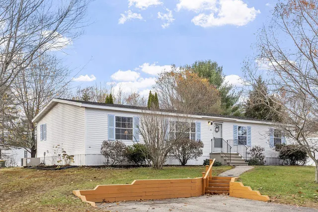 $299,000 | 53 Oak Drive, North Hampton, NH 03862