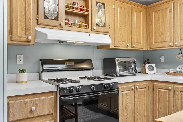 $299,000 | 53 Oak Drive, North Hampton, NH 03862