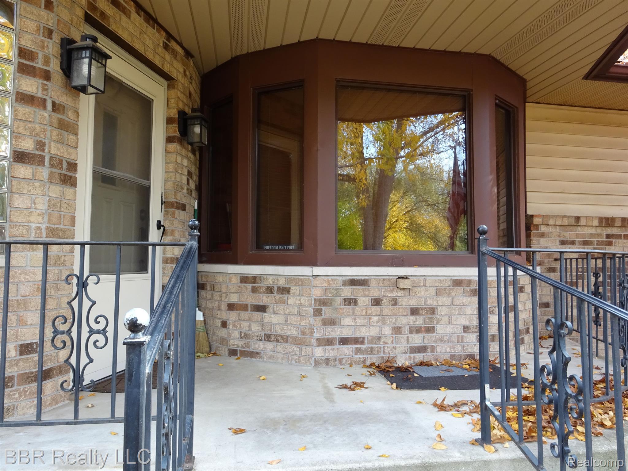 18615 Emit Road Riverview, MI 48193 - Photo 4 of 48