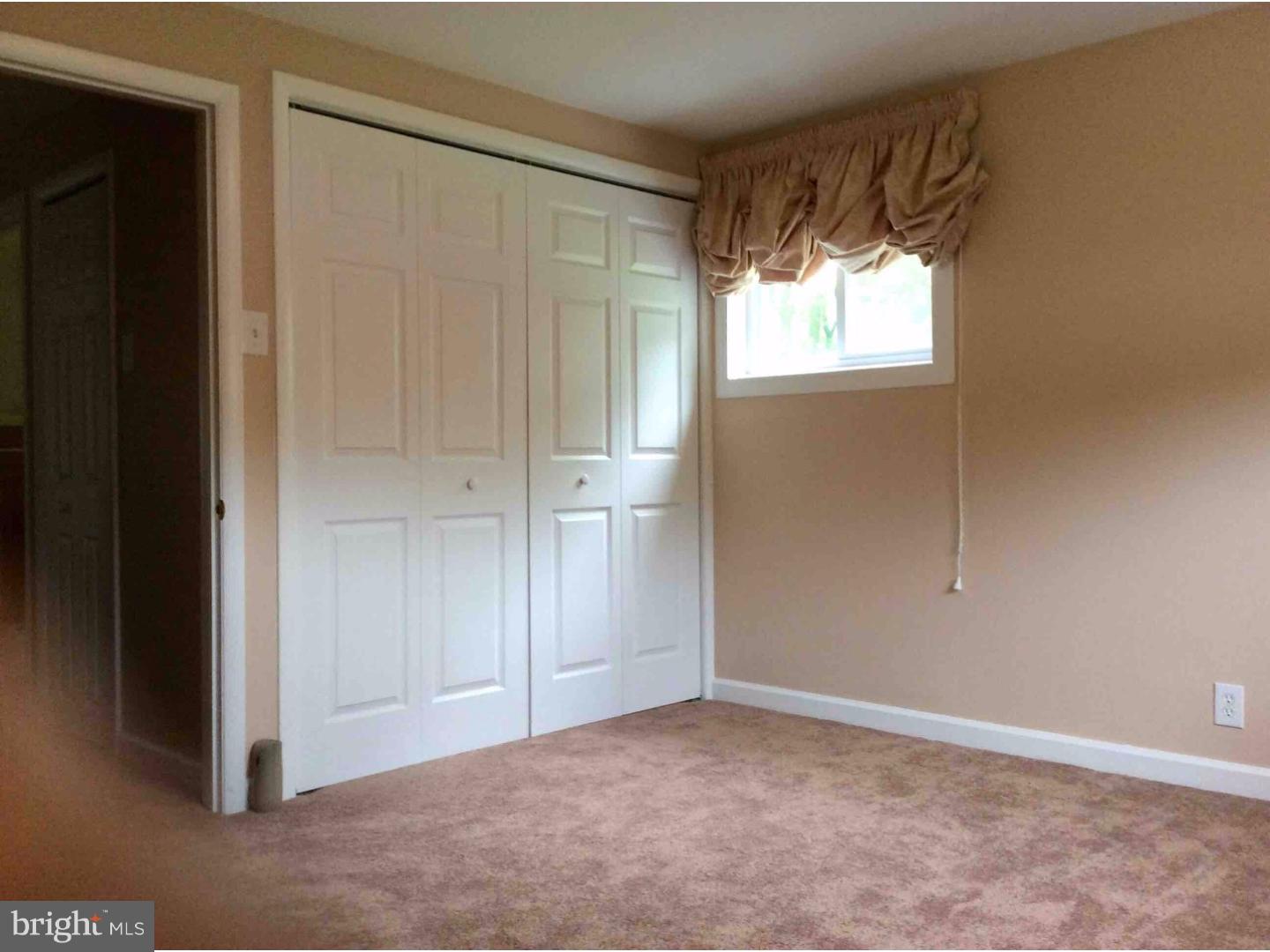 942 Chesterfield Road Barrington, NJ 08033 - Photo 14 of 22 Bedroom - Main