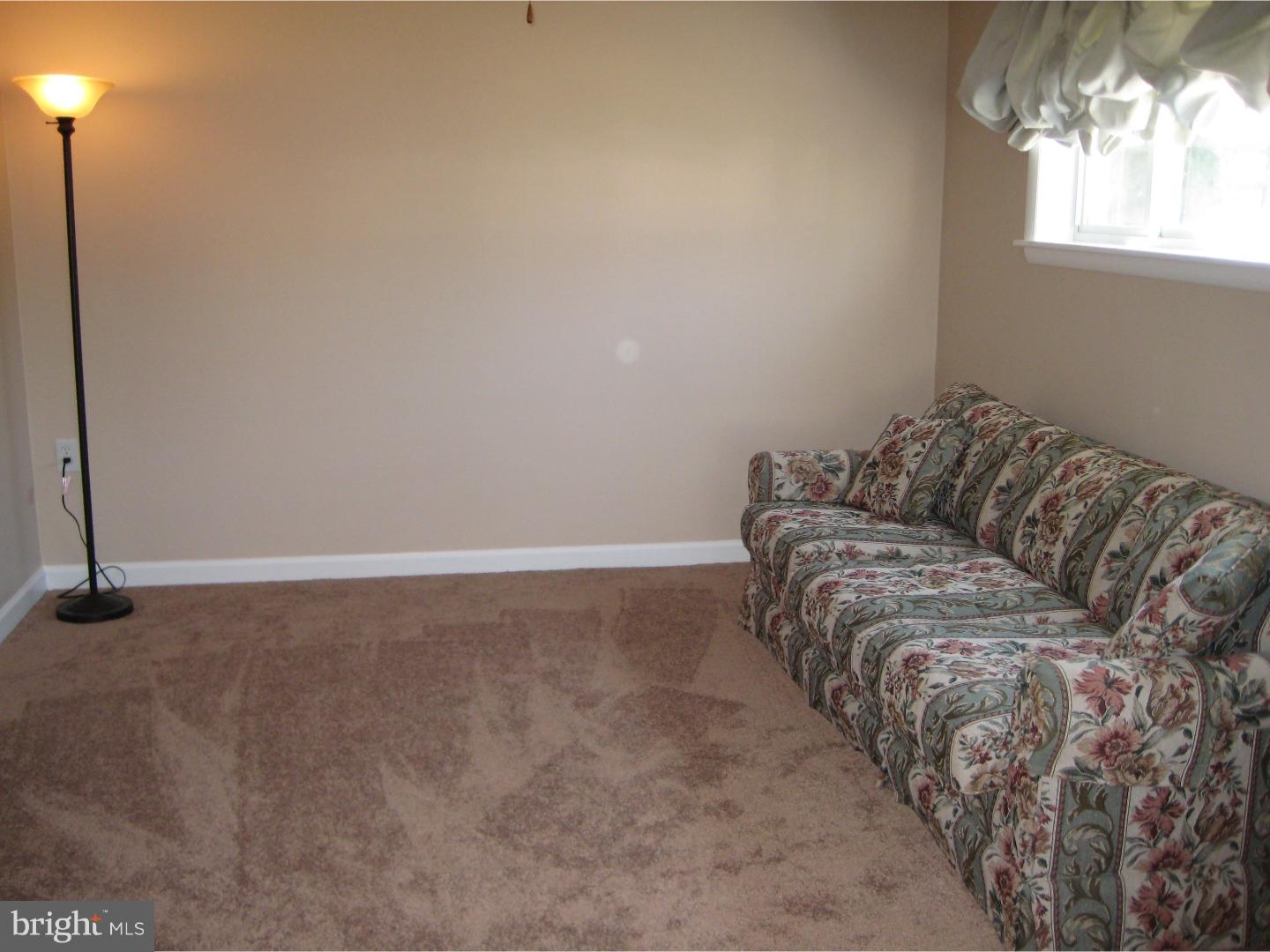 942 Chesterfield Road Barrington, NJ 08033 - Photo 9 of 22 Family Room