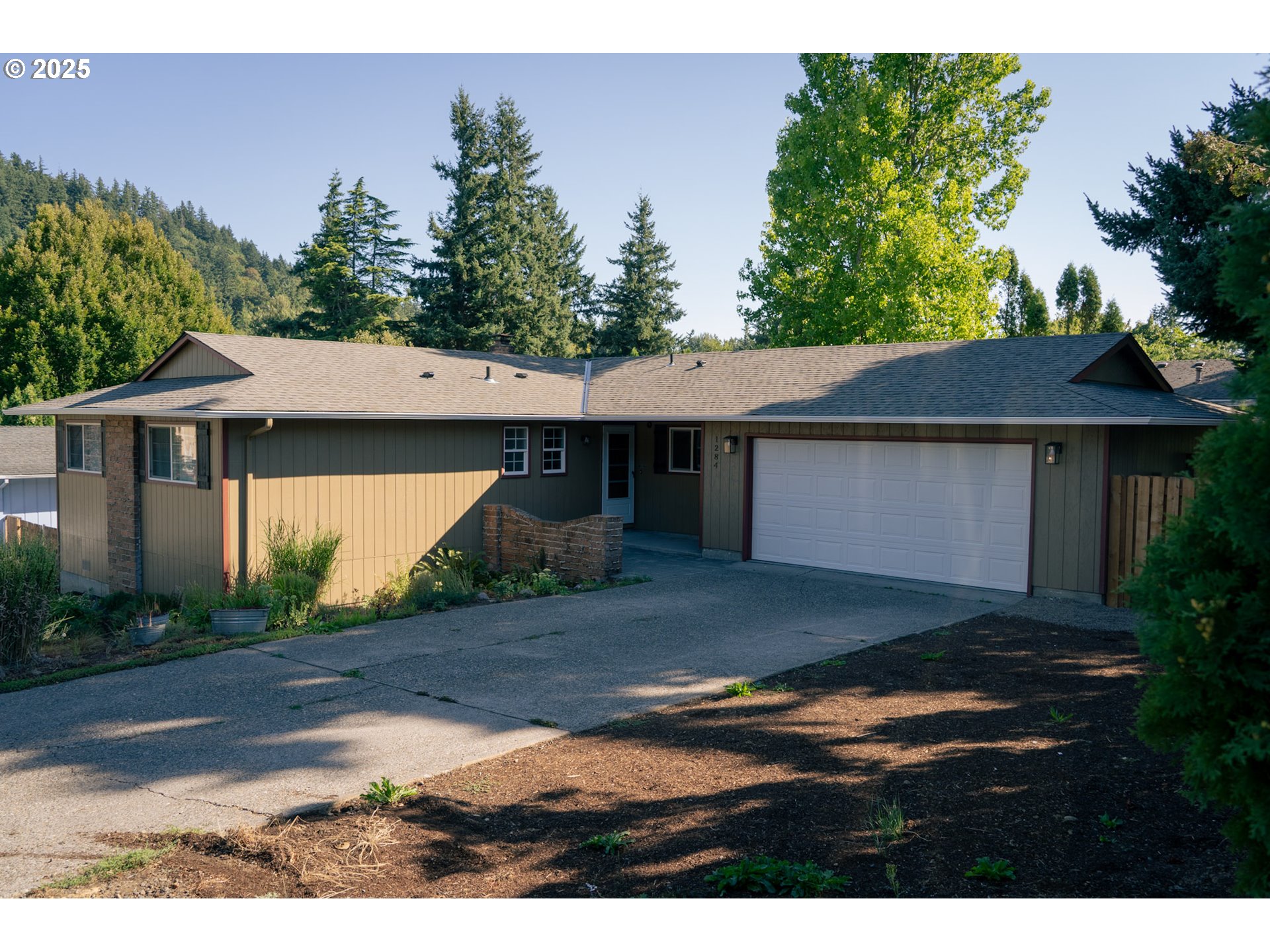 1284 Southwest 4th Street Gresham, OR 97080 - Photo 1 of 19 Gallery Image 1