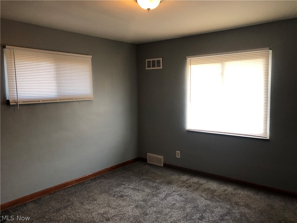 153-155 Kenridge Road Akron, OH 44333 - Photo 9 of 12 Gallery Image 9