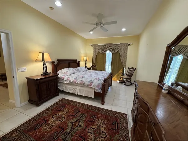 $2,600 | 408 North Key Lime Square Southwest, Vero Beach, FL 32968