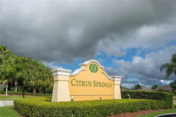 $2,600 | 408 North Key Lime Square Southwest, Vero Beach, FL 32968