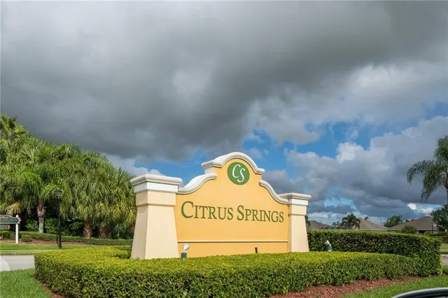 $3,100 | 408 North Key Lime Square Southwest, Vero Beach, FL 32968