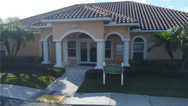 $3,100 | 408 North Key Lime Square Southwest, Vero Beach, FL 32968