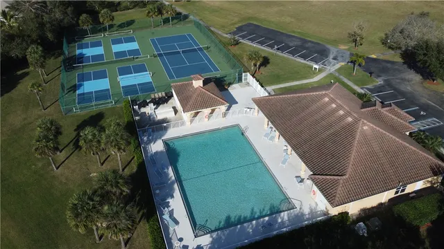 $3,100 | 408 North Key Lime Square Southwest, Vero Beach, FL 32968