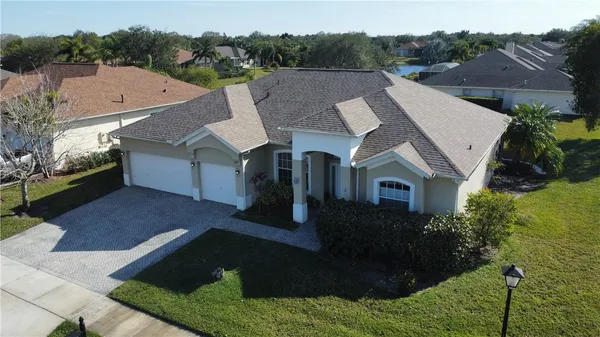 $2,600 | 408 North Key Lime Square Southwest, Vero Beach, FL 32968