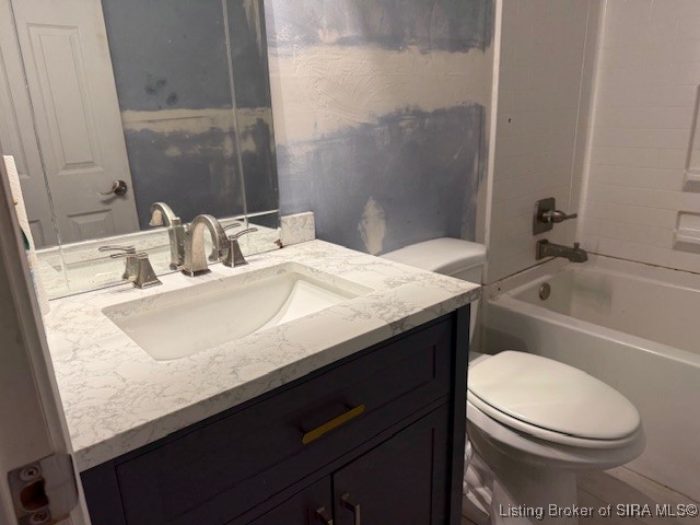 3810 Wayne Street New Albany, IN 47150 - Photo 9 of 21 full bath off hallway