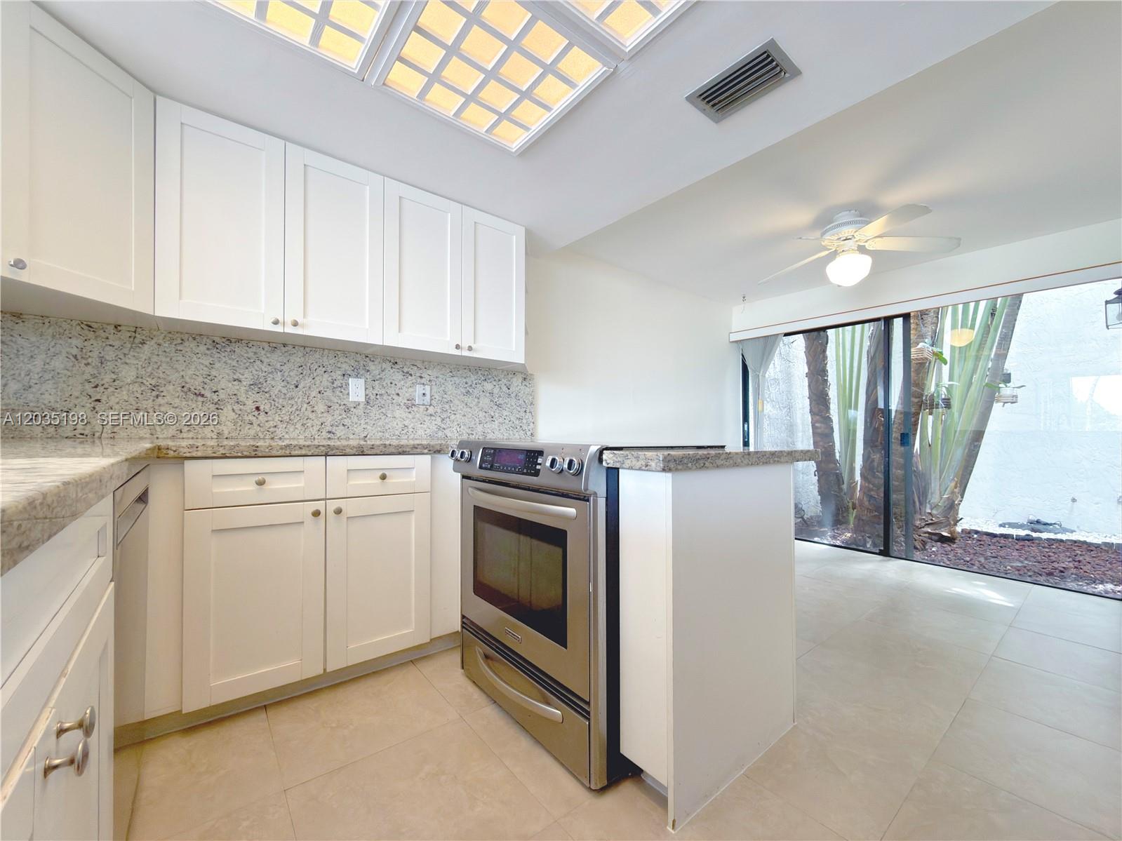 5002 Southwest 72nd Avenue Miami, FL 33155 - Photo 15 of 43