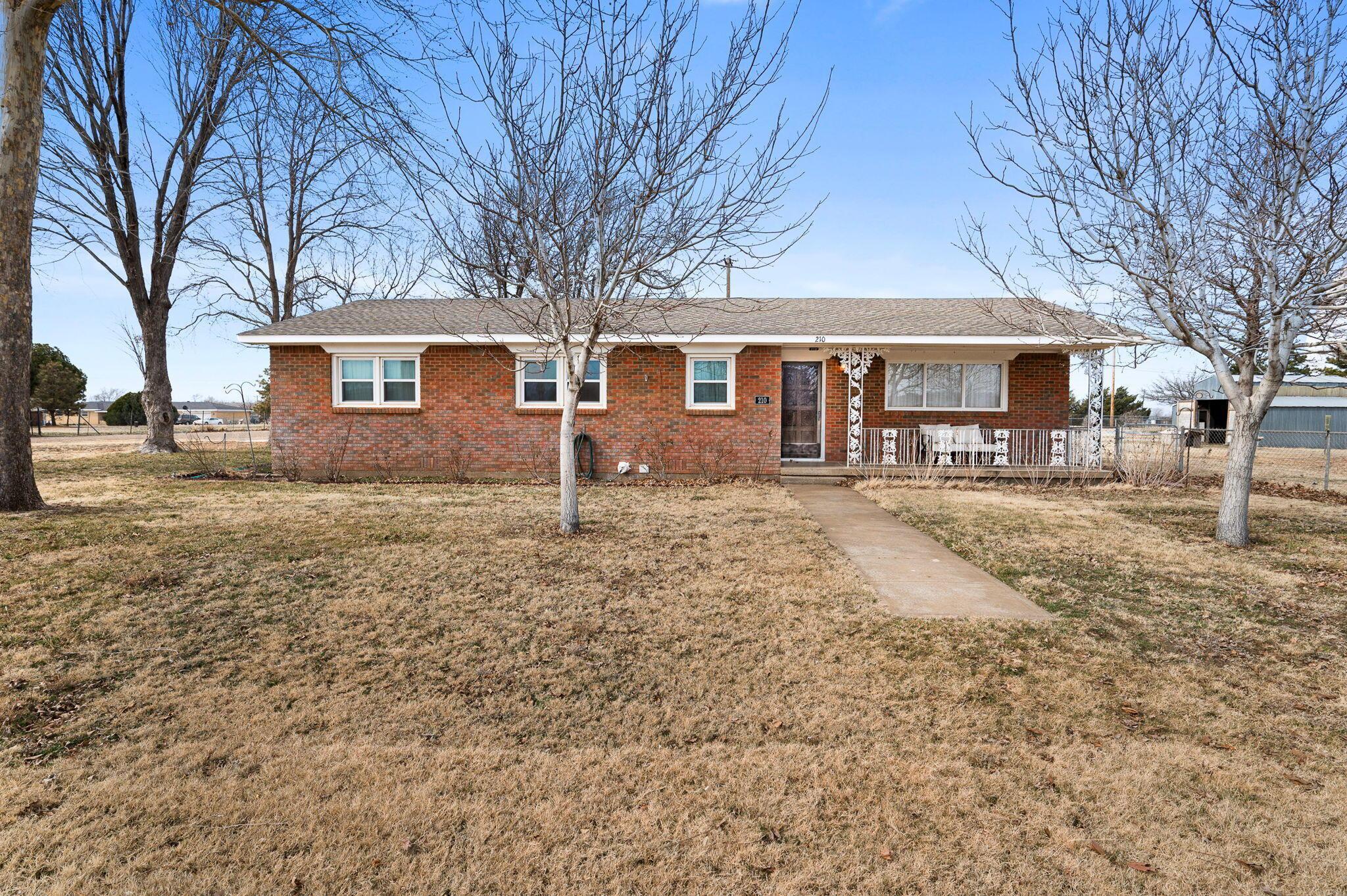 210 Geronimo Road Amarillo, TX 79108 - Photo 1 of 22 Front