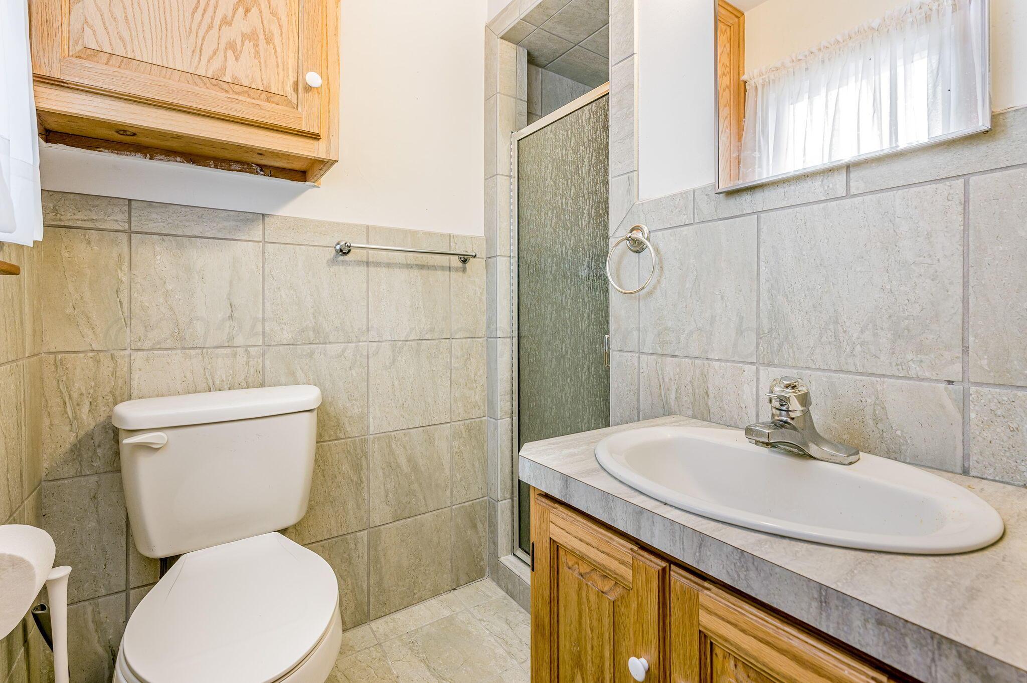 210 Geronimo Road Amarillo, TX 79108 - Photo 18 of 22 Primary Bath