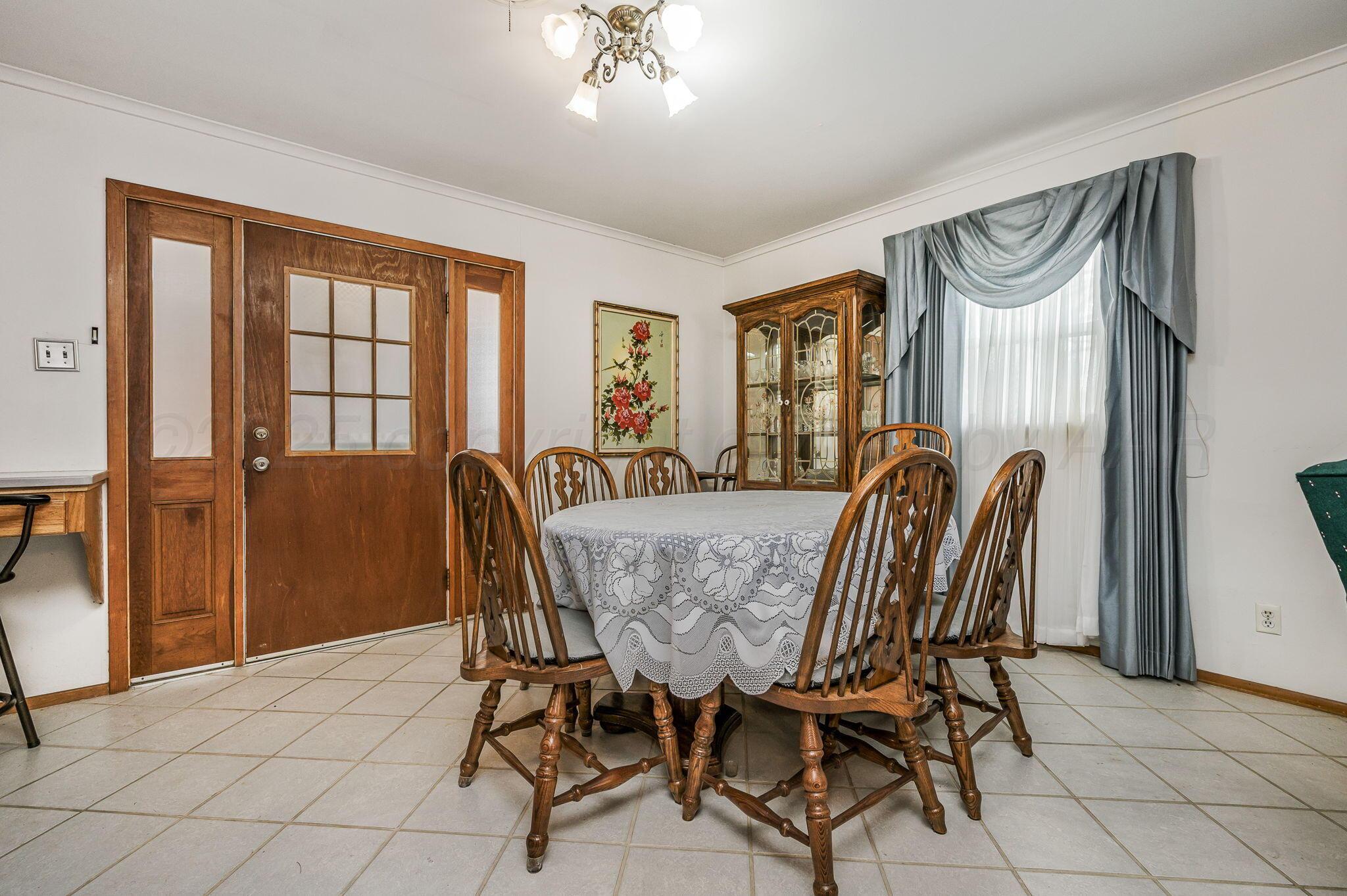 210 Geronimo Road Amarillo, TX 79108 - Photo 8 of 22 Dining Area