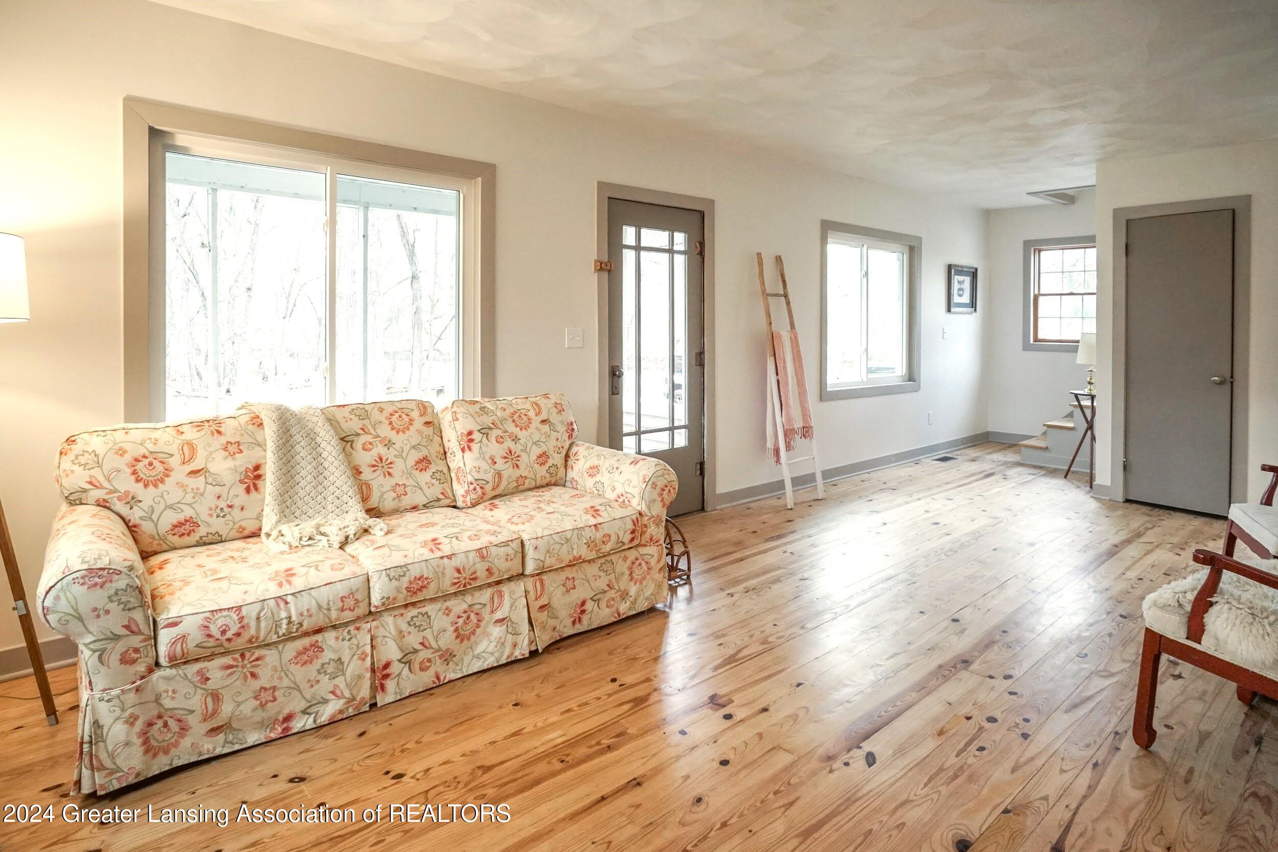 119 South Waverly Road Eaton Rapids, MI 48827 - Photo 20 of 49 Lvg rm 4