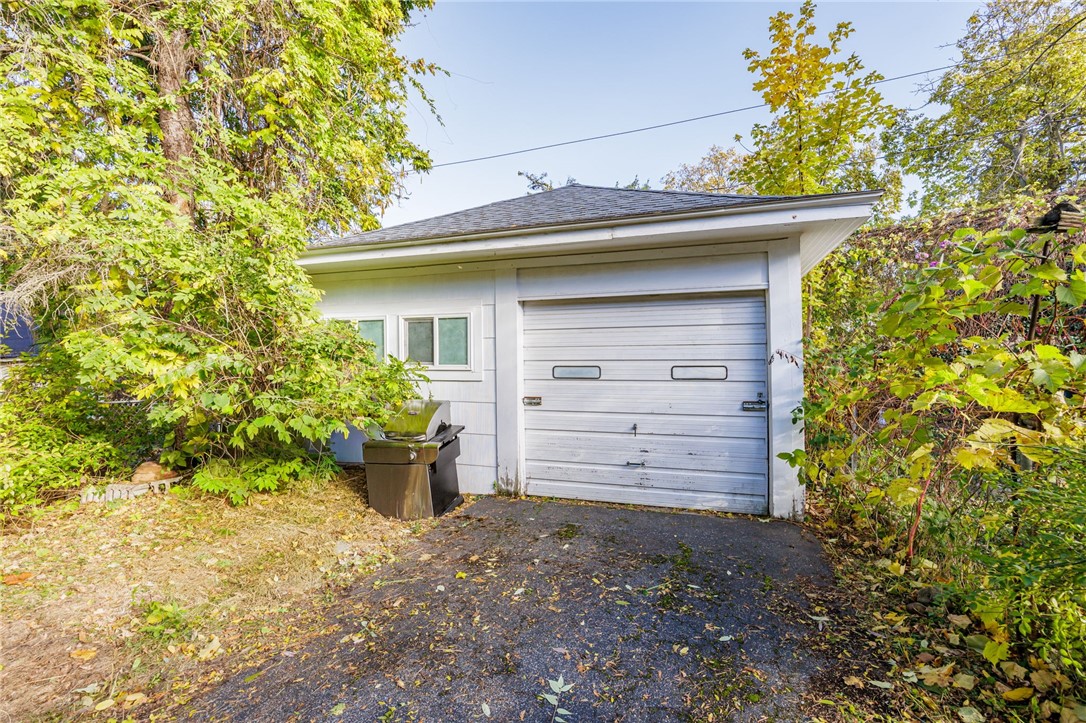 140 Oakland Street Rochester, NY 14620 - Photo 6 of 34