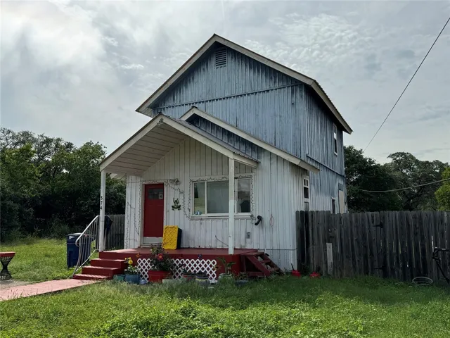 $100,000 | 574 Eastern Avenue, Bertram, TX 78605