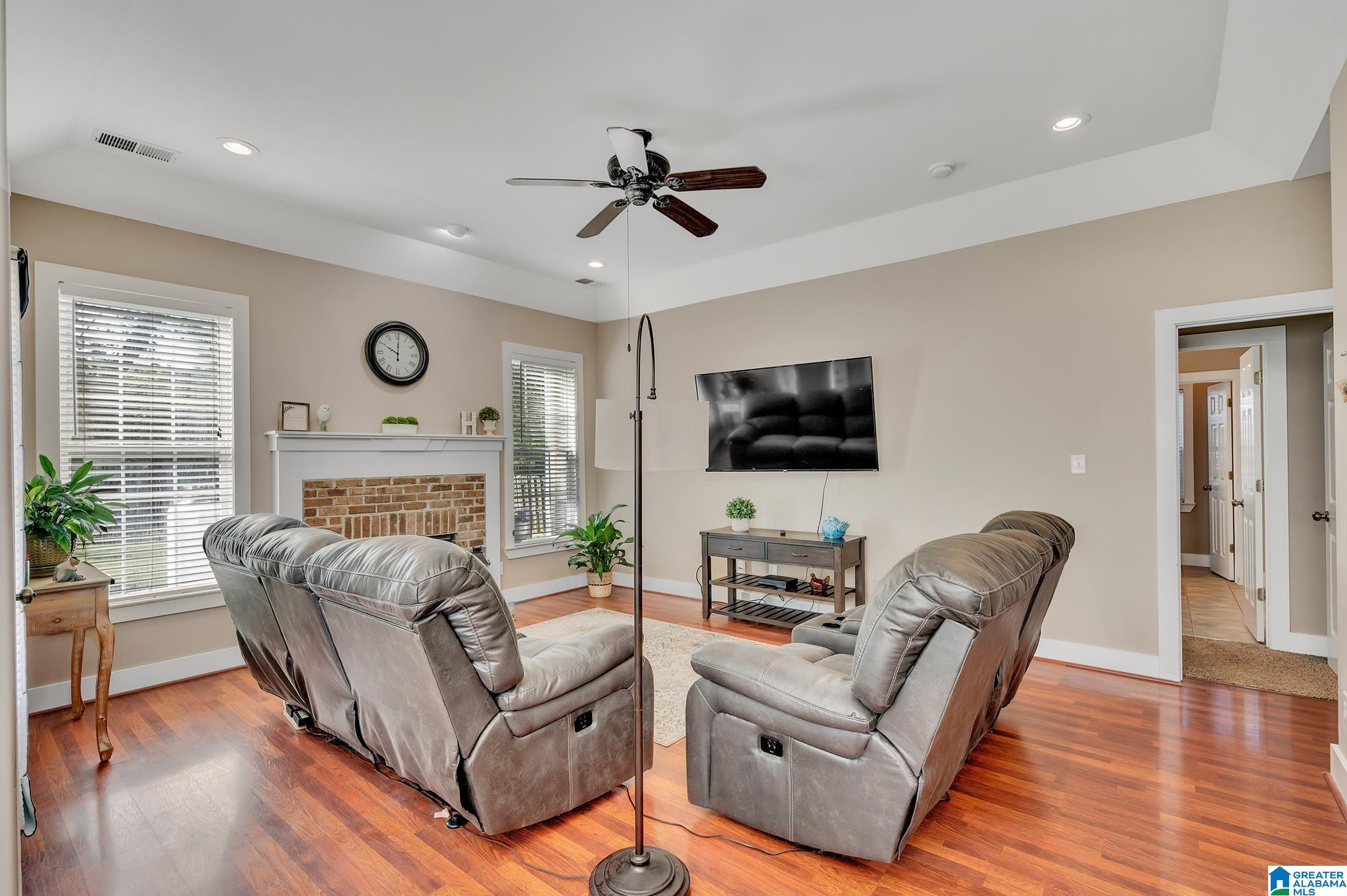 243 Nottingham Drive Calera, AL 35040 - Photo 16 of 34