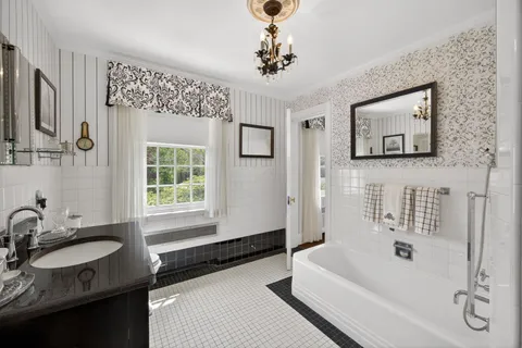 $6,500,000 | 150-154 Cross Street, Chatham, MA 02633