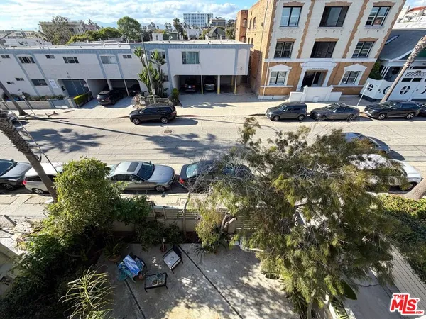 $8,400 | 46 Rose Avenue, Venice, CA 90291