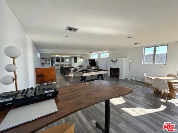 $8,400 | 46 Rose Avenue, Venice, CA 90291