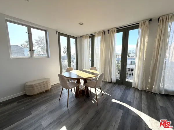 $8,400 | 46 Rose Avenue, Venice, CA 90291