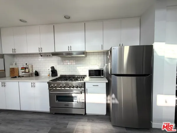 $8,400 | 46 Rose Avenue, Venice, CA 90291