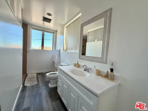 $8,400 | 46 Rose Avenue, Venice, CA 90291