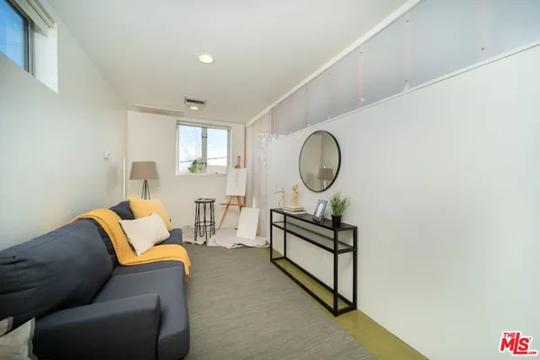 $8,400 | 46 Rose Avenue, Venice, CA 90291